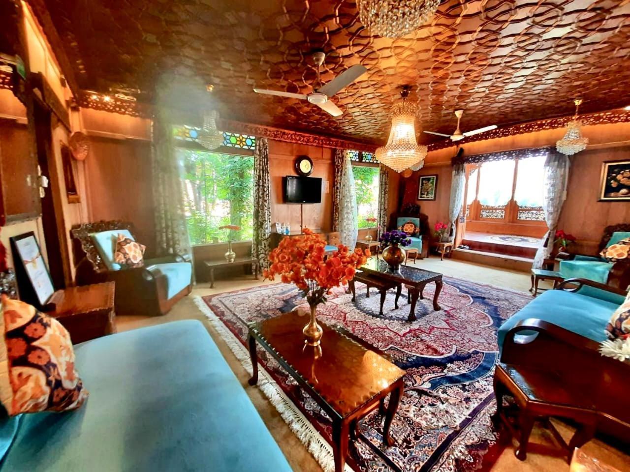 The Badyari Palace Houseboats Srīnagar Dış mekan fotoğraf