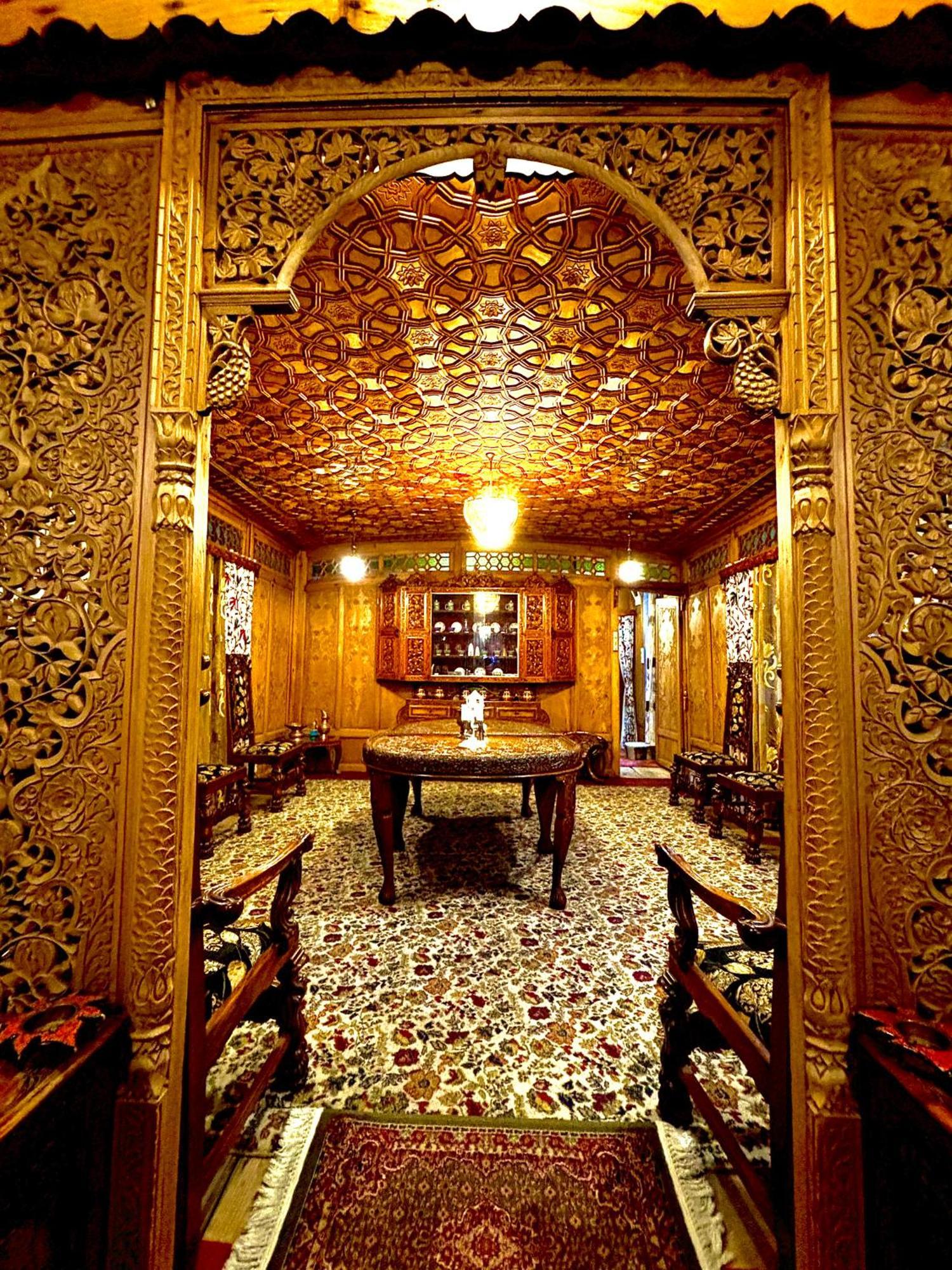 The Badyari Palace Houseboats Srīnagar Dış mekan fotoğraf