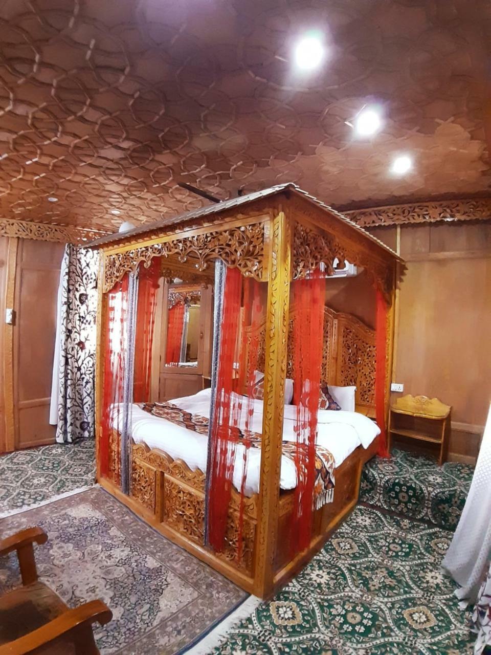 The Badyari Palace Houseboats Srīnagar Dış mekan fotoğraf