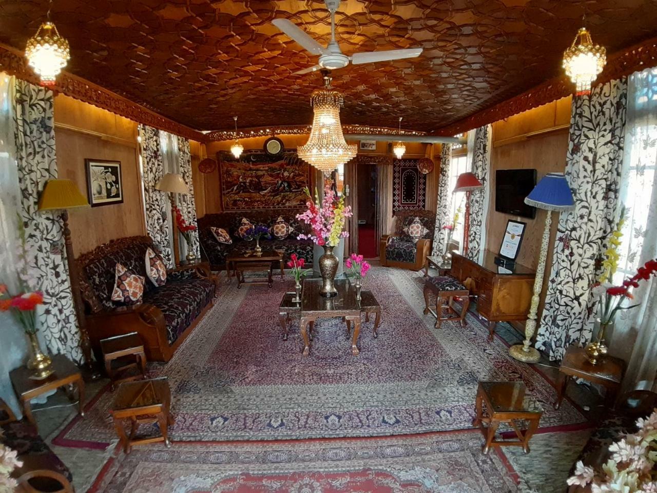 The Badyari Palace Houseboats Srīnagar Dış mekan fotoğraf